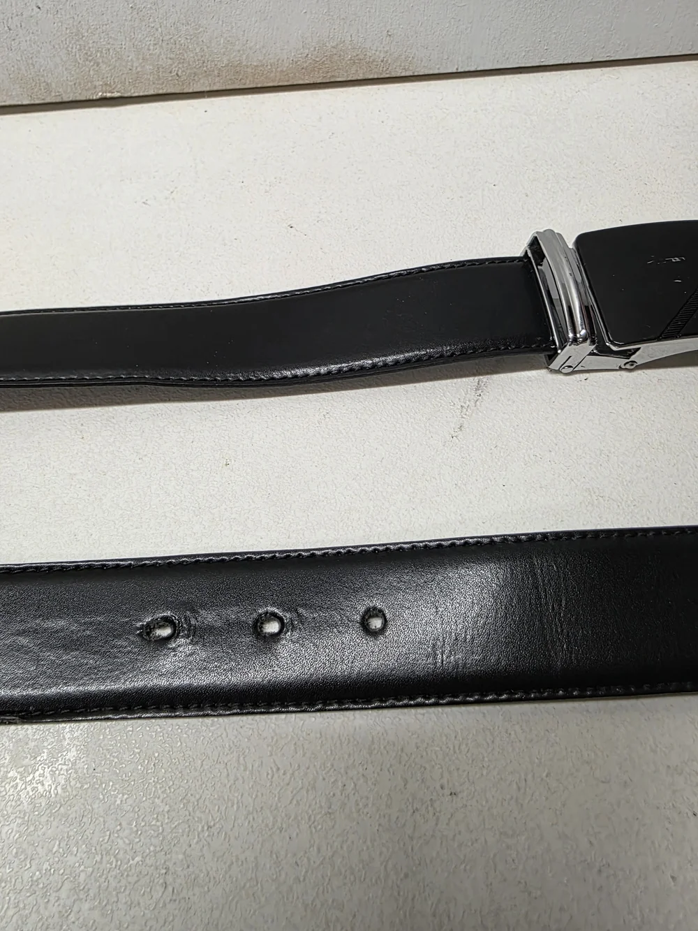 Longchamp Mens Black Leather Belt Silver Tone Plaque Buckle 42